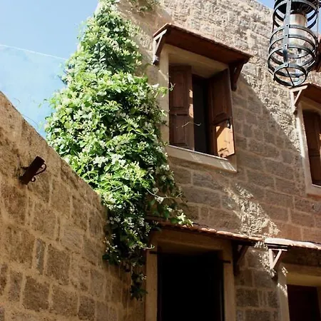 Serene House,beautiful Garden In Old Town