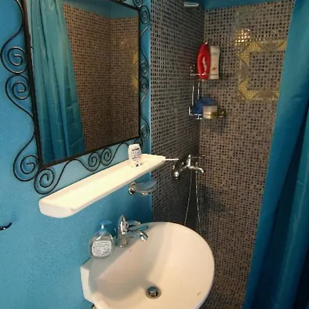 Serene House,Beautiful Garden in Old Town Rhodes City