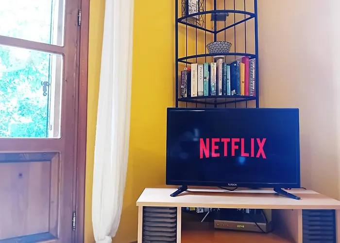 Serene House,beautiful Garden In Old Town Vakantiehuis *