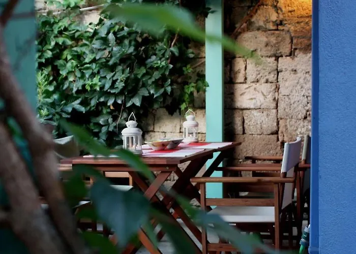 Vakantiehuis Serene House,beautiful Garden In Old Town *