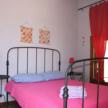 Serene House,beautiful Garden In Old Town Vakantiehuis