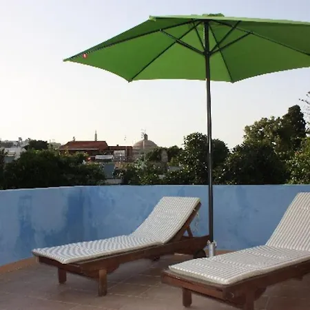 Semesterbostad Serene House,beautiful Garden In Old Town *