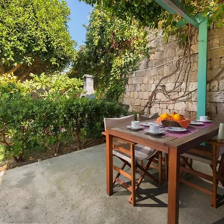 Serene House,Beautiful Garden In Old Town Rhodes City