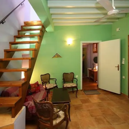 度假居 Serene House,Beautiful Garden In Old Town Rhodes City