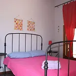 Serene House,beautiful Garden In Old Town Hébergement de vacances