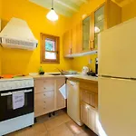 Hébergement de vacances Serene House,beautiful Garden In Old Town *