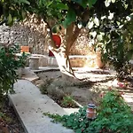 Hébergement de vacances Serene House,beautiful Garden In Old Town *