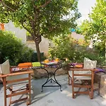 Serene House,beautiful Garden In Old Town *