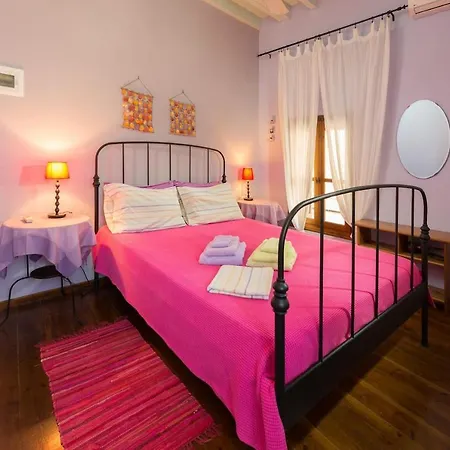 Serene House,beautiful Garden In Old Town Casa vacanze