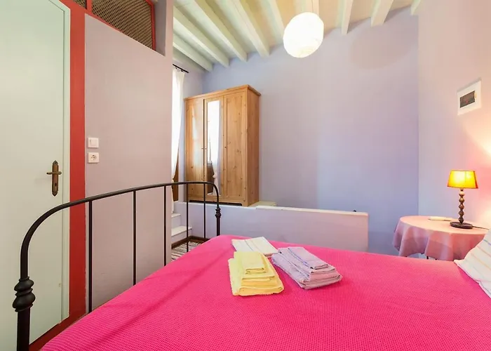 Casa vacanze Serene House,beautiful Garden In Old Town