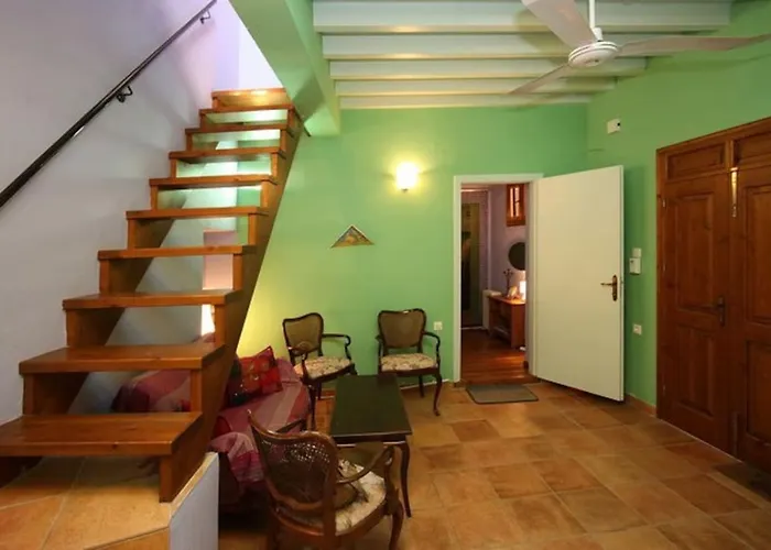 Casa vacanze Serene House,beautiful Garden In Old Town Rhodes City