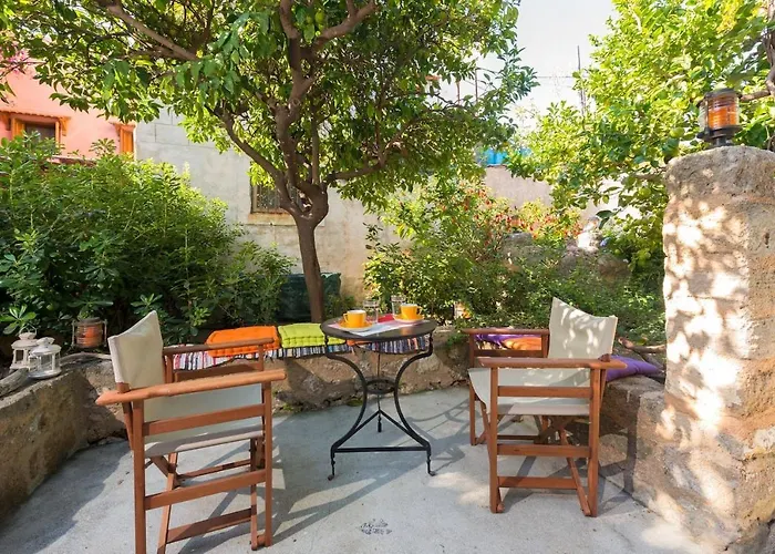 Serene House,beautiful Garden In Old Town *